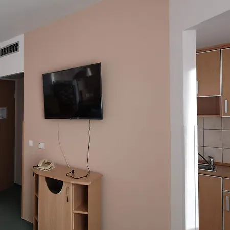 アパート Melange *** ザラカロシュ